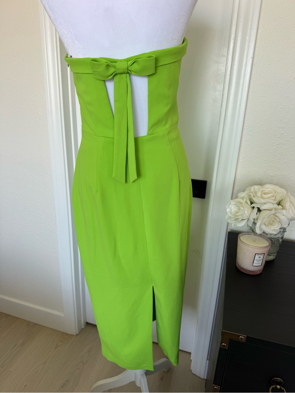 Monique Lhuillier Strapless Lime Green Midi Dress - Pre-Loved Worn Once Size 4 - Picture 3 of 6